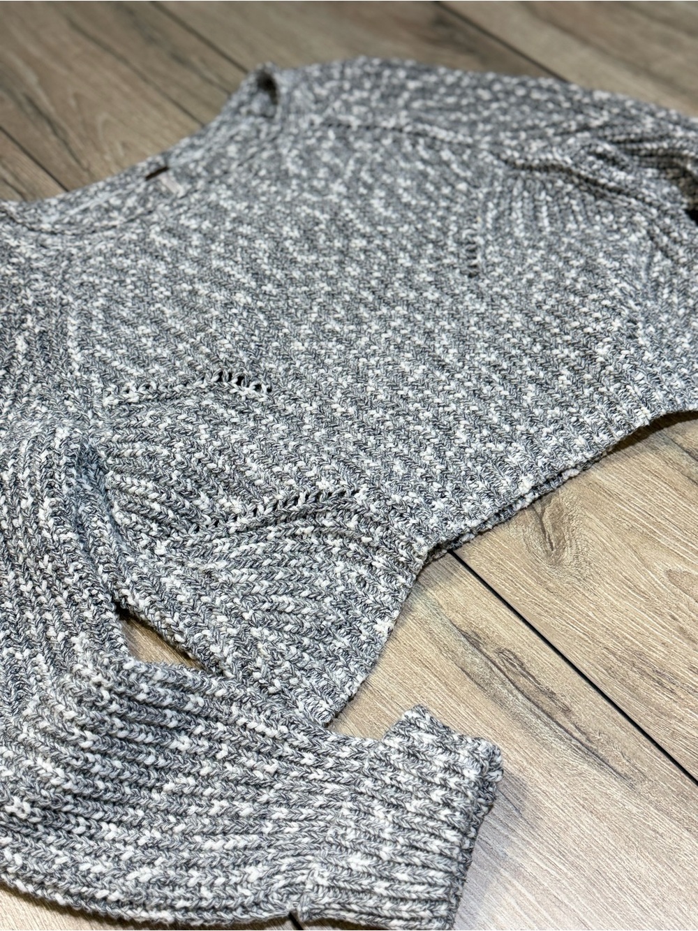 Free People Cropped Knit Sweater Marled Gray Ivory Size Small - Picture 4 of 13
